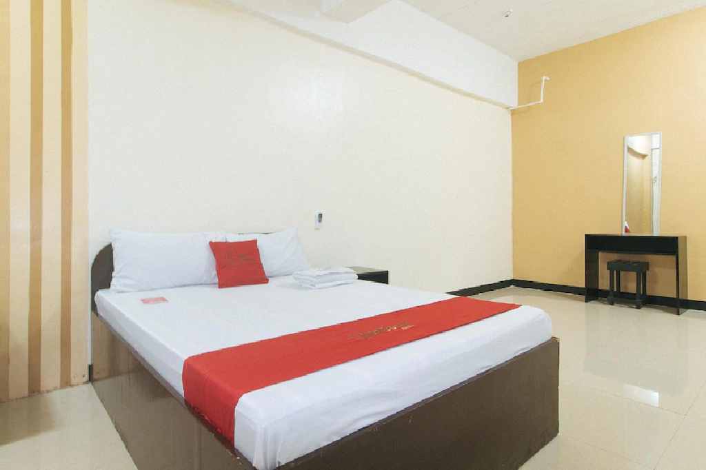 RedDoorz Near SM City Muntinlupa Room