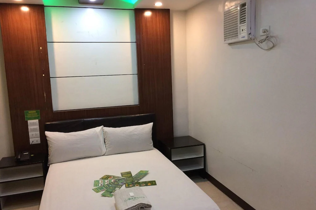 RedDoorz Ranchotel Bayanan Alabang Room